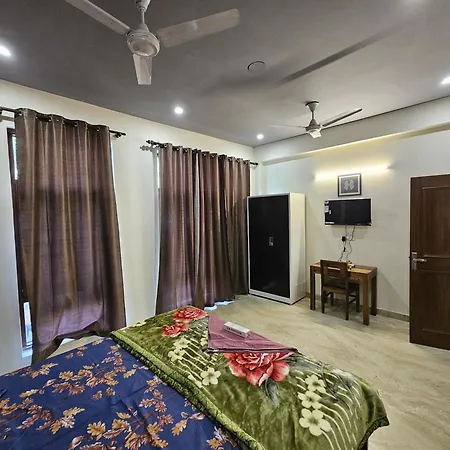 Sky Bloom Residency Gurgaon Sector 22 Apartment Exterior photo